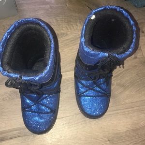 100% authentic love moschino moon boots